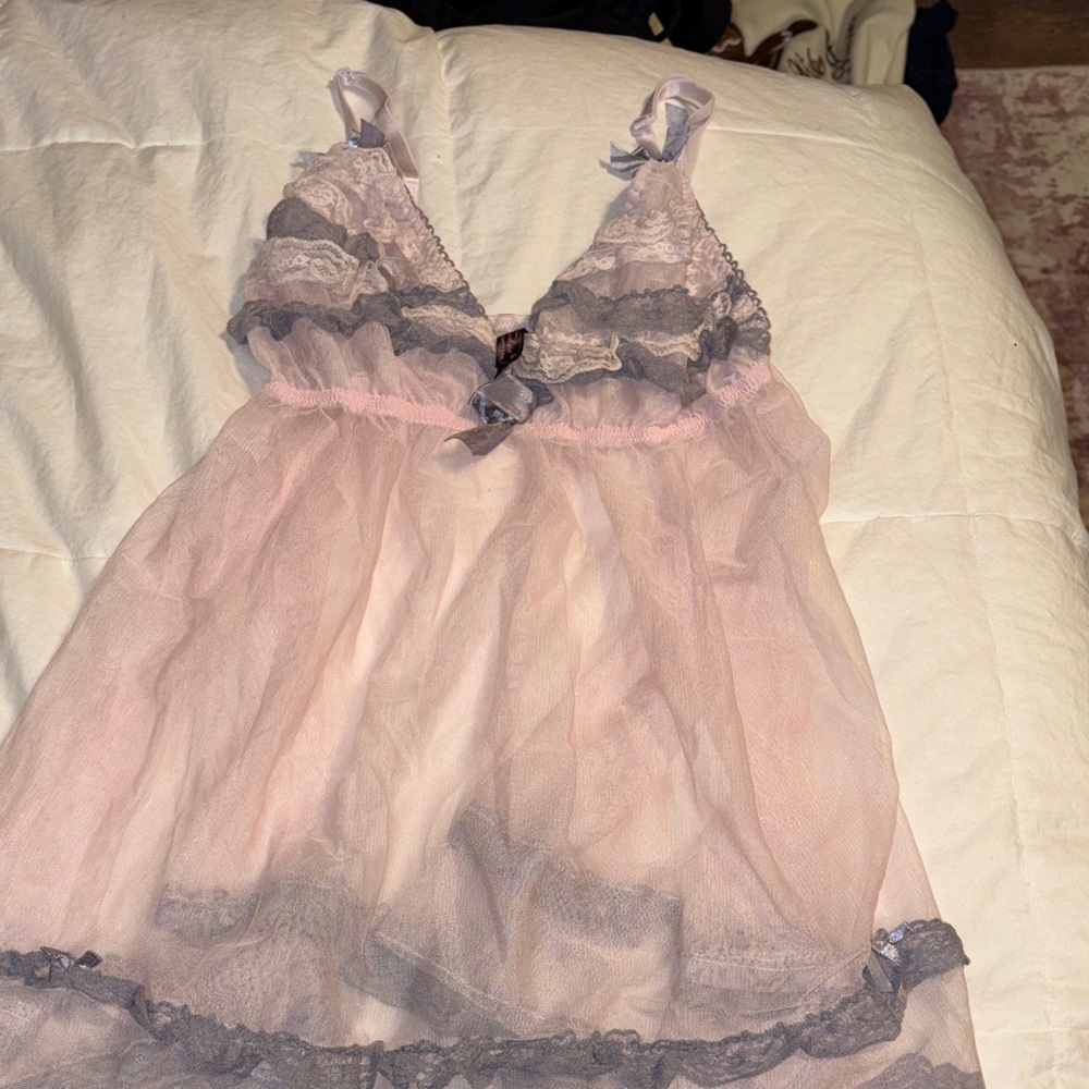 Chic Lace Trim Pink and Gray Chemise